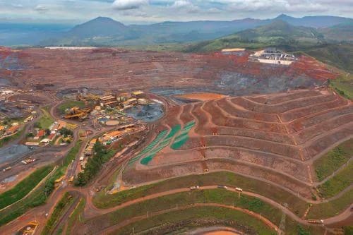 Mina a céu aberto em Minas Gerais; decreto estadual altera regras de licenciamento ambiental