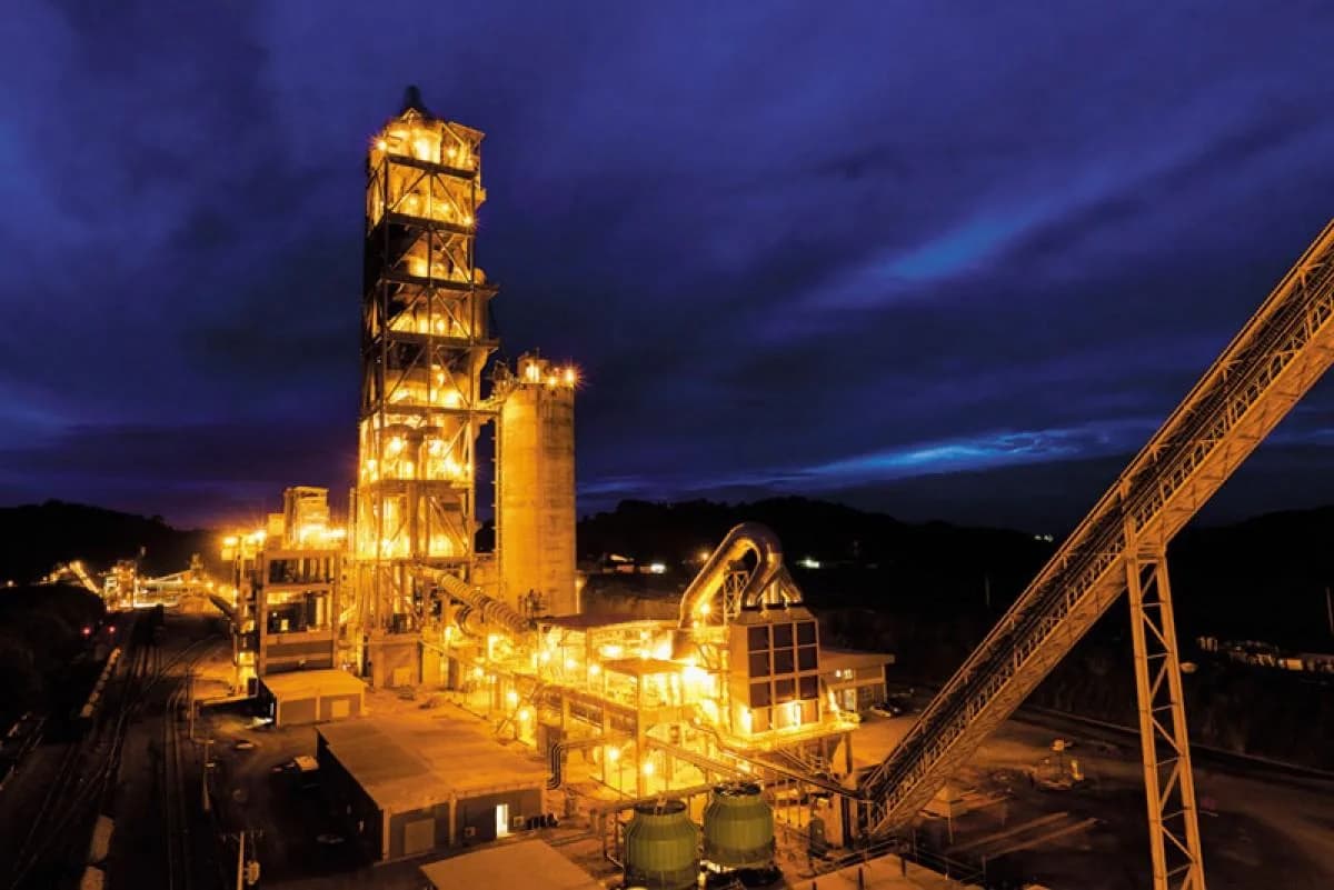Unidade industrial de cimento em Arcos, Minas Gerais