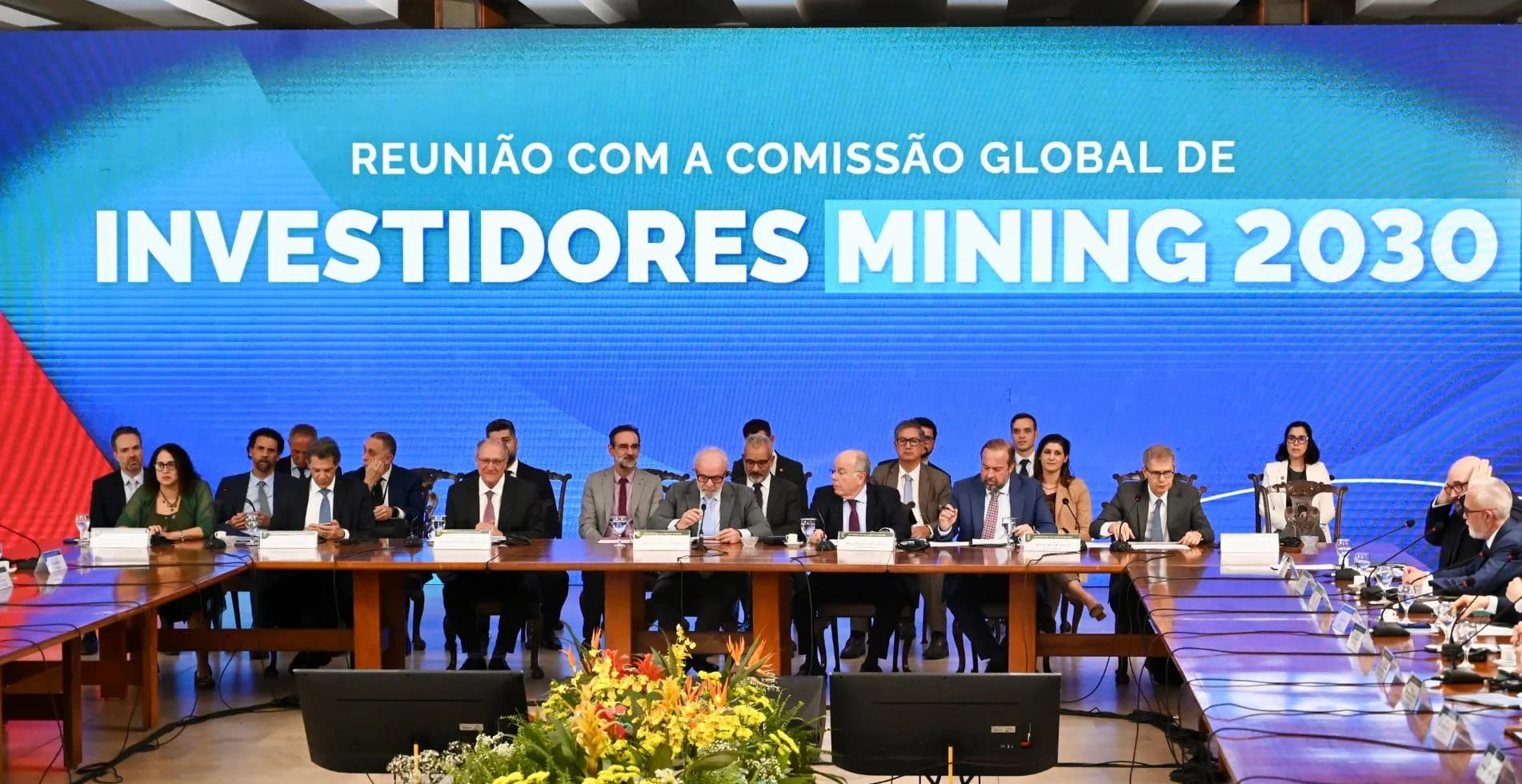 Reunião de Lula com investidores internacionais da mineração, realizada em 30 de outubro de 2025