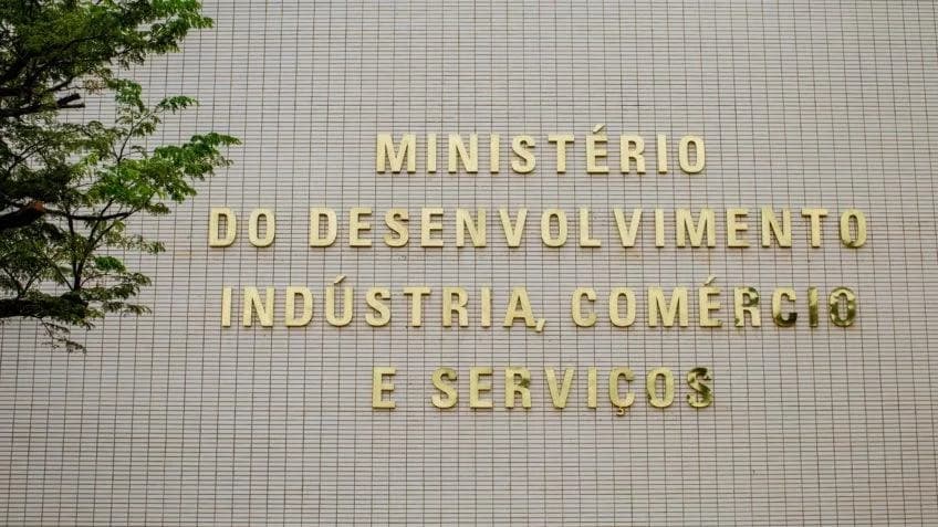 Fachada do Ministério do Desenvolvimento, Indústria, Comércio e Serviços, em Brasília